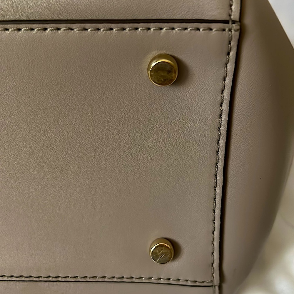 Kate Spade Authentic Gorgeous Light Gray/Taupe Leather Bag Purse 🌺🌺 - Picture 9 of 16